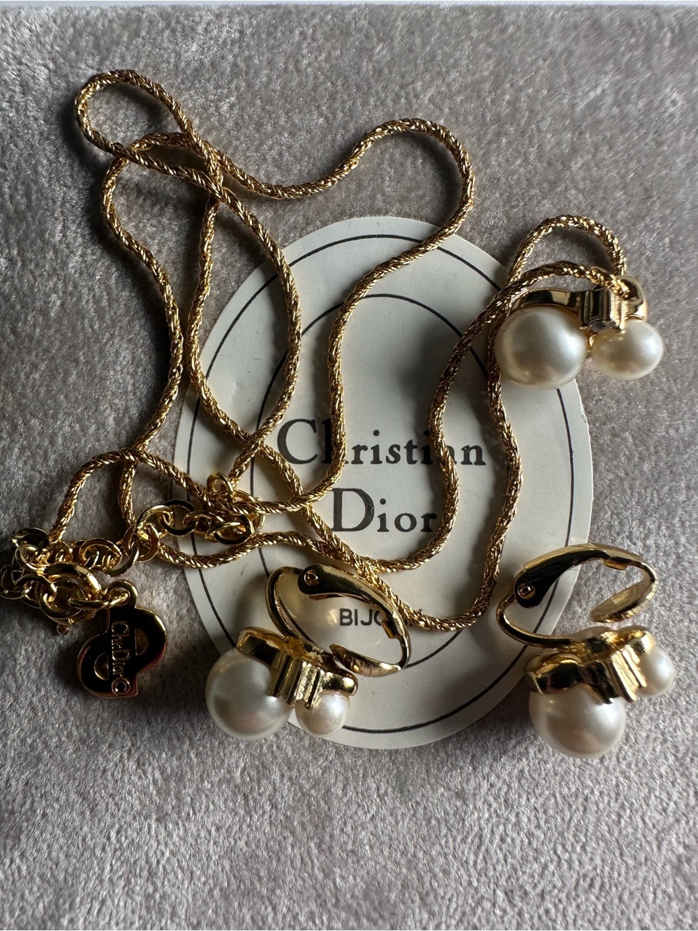 Vintage Christian Dior Faux Pearl Rhinestone Necklace & Clip-On Earrings Set - Picture 13 of 16